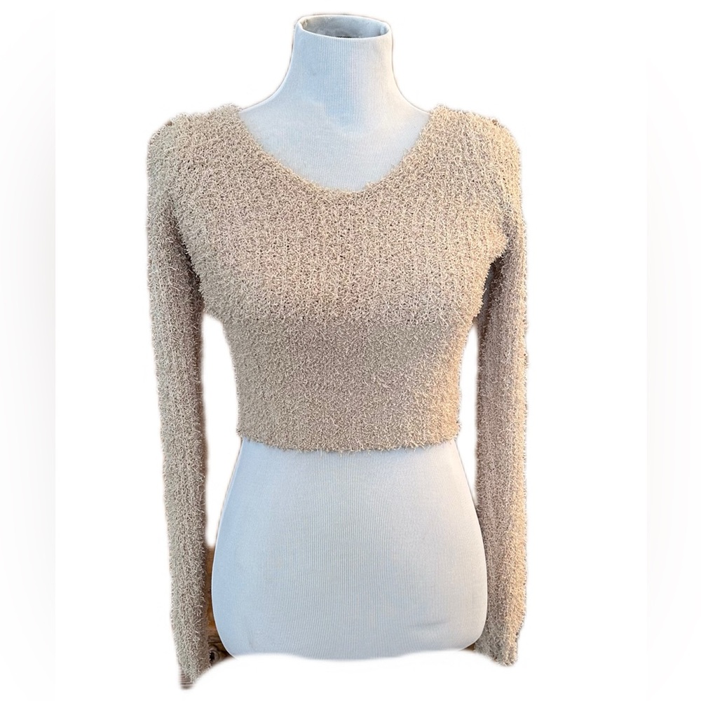 Fuzzy Cropped Sweater Cozy V-Neck - Cream Beige XS Buckle Red by BKE new